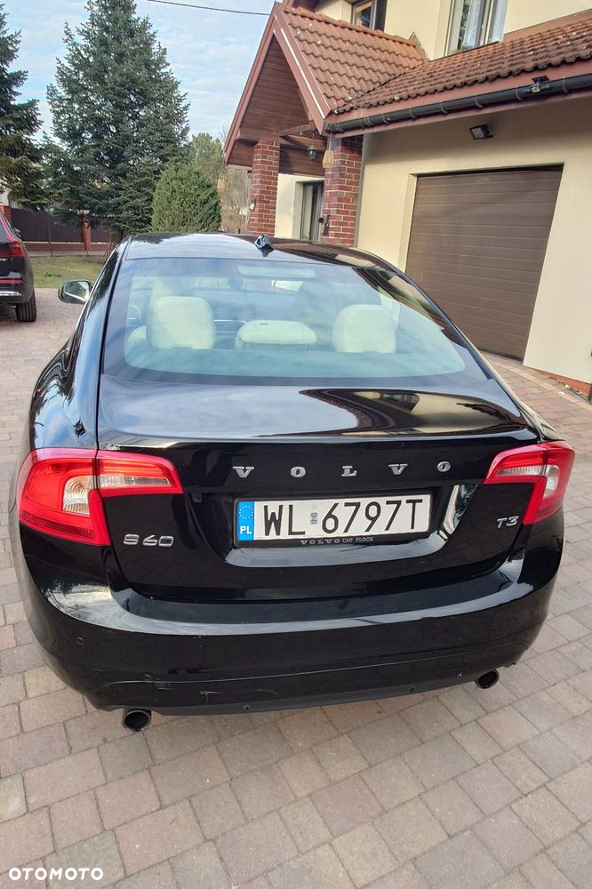 Volvo S60 T3 Drive-E Dynamic Edition (Momentum) - 16