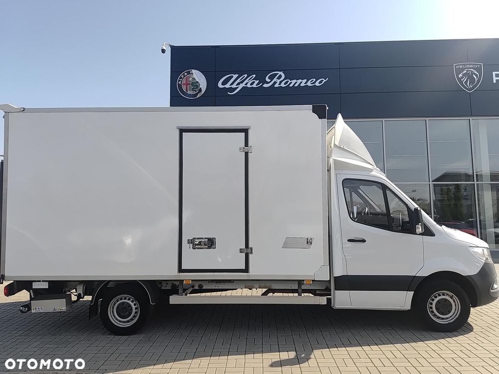Mercedes-Benz Sprinter - 5
