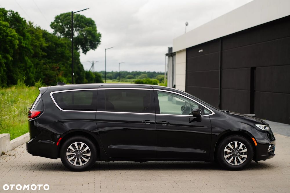Chrysler Pacifica - 10