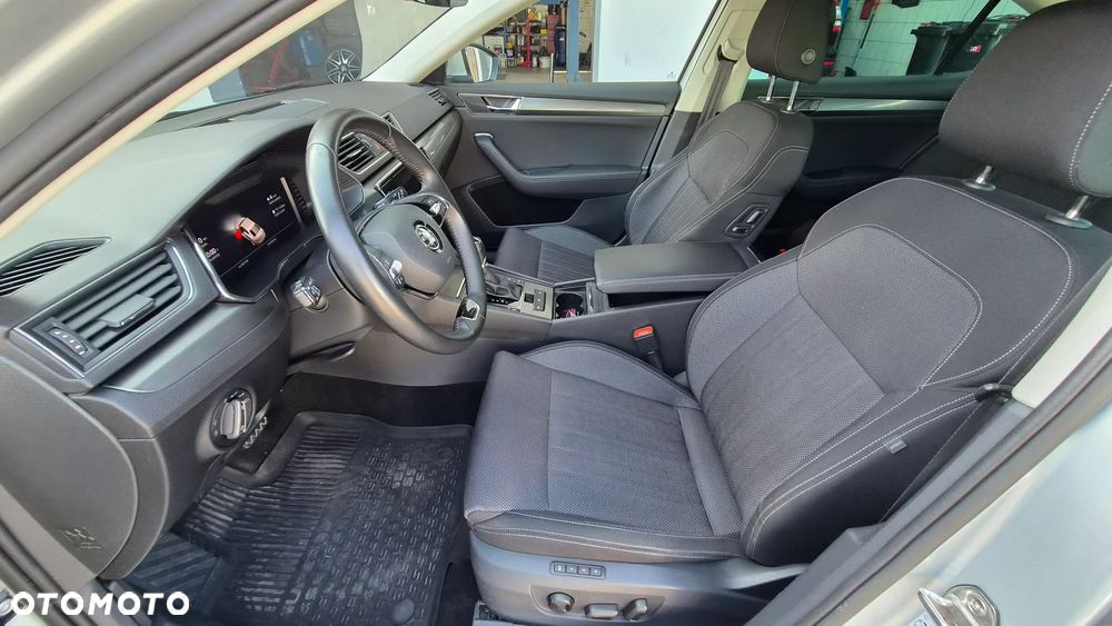 Skoda Superb 2.0 TDI SCR Style DSG - 10