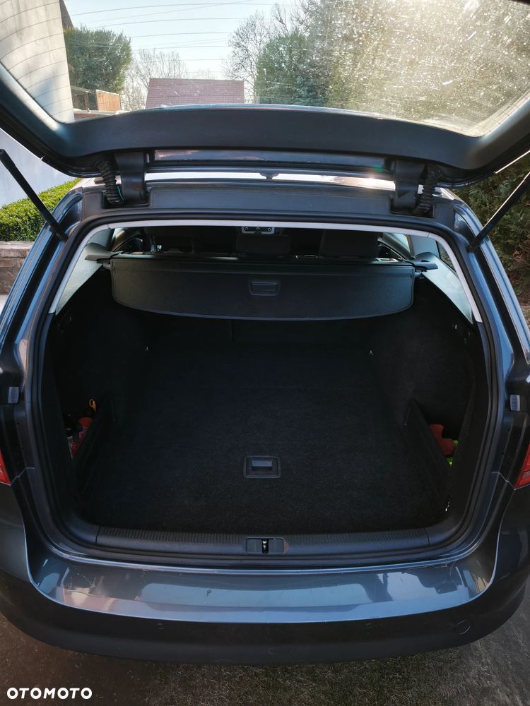 Volkswagen Passat 1.6 TDI BlueMotion Technology Trendline - 26