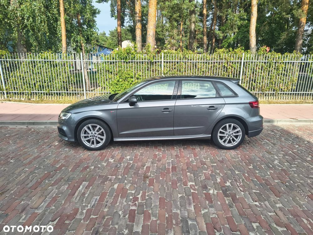 Audi A3 Sportback - 2
