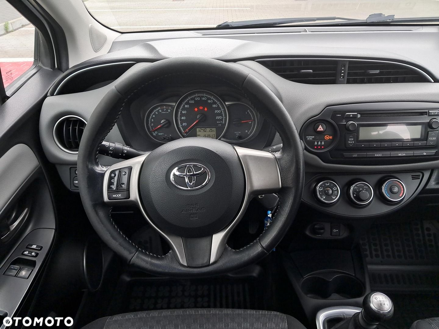 Toyota Yaris - 15