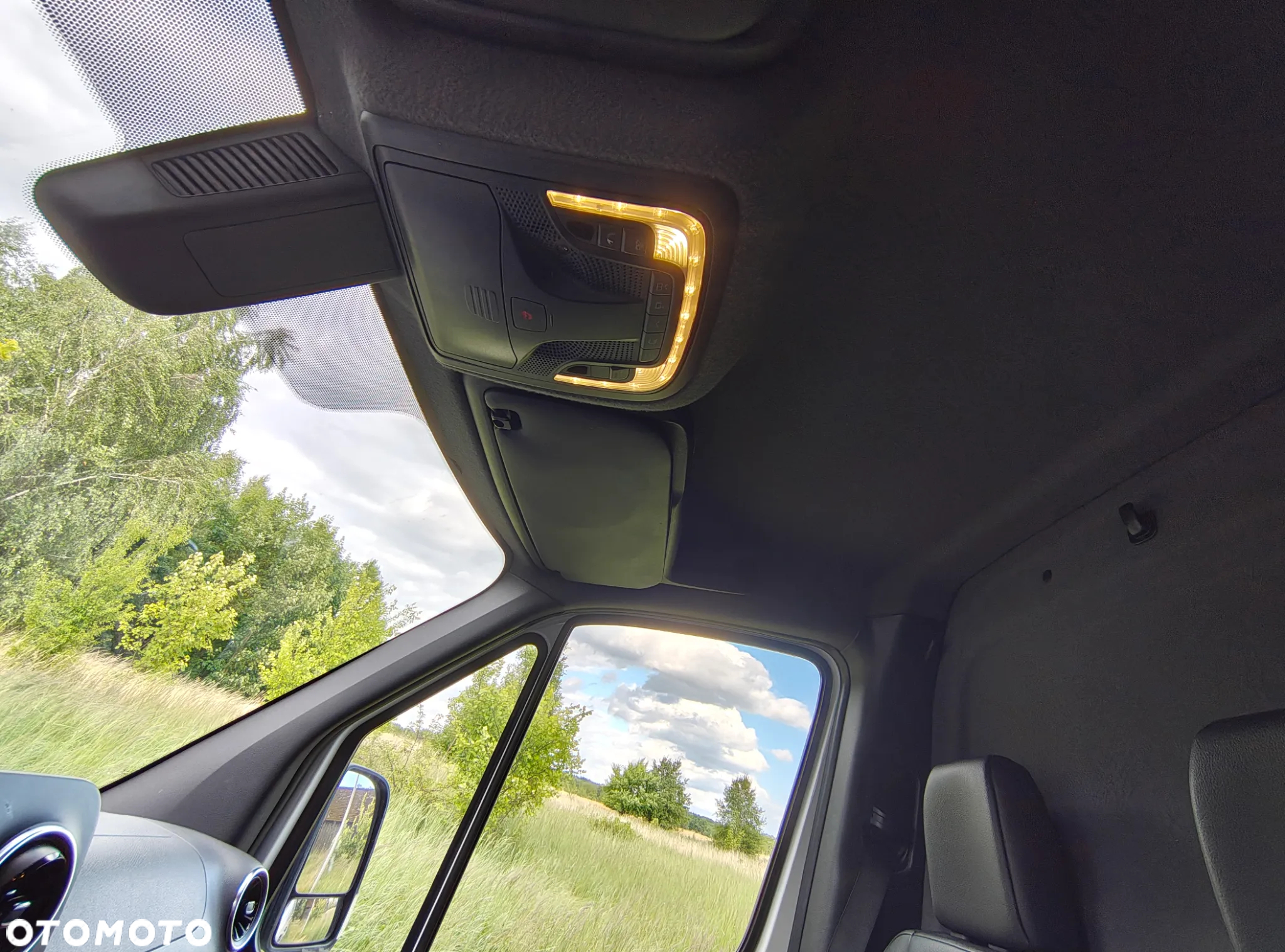 Mercedes-Benz Sprinter - 17