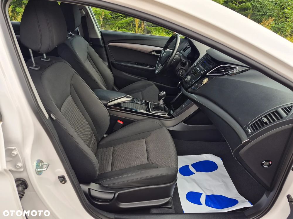 Hyundai i40 Kombi blue 1.6 Classic - 14