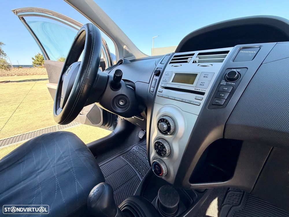 Toyota Yaris 1.4 D-4D Sol AC+VSC - 17