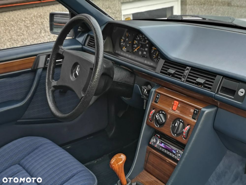 Mercedes-Benz W124 (1984-1993) - 15