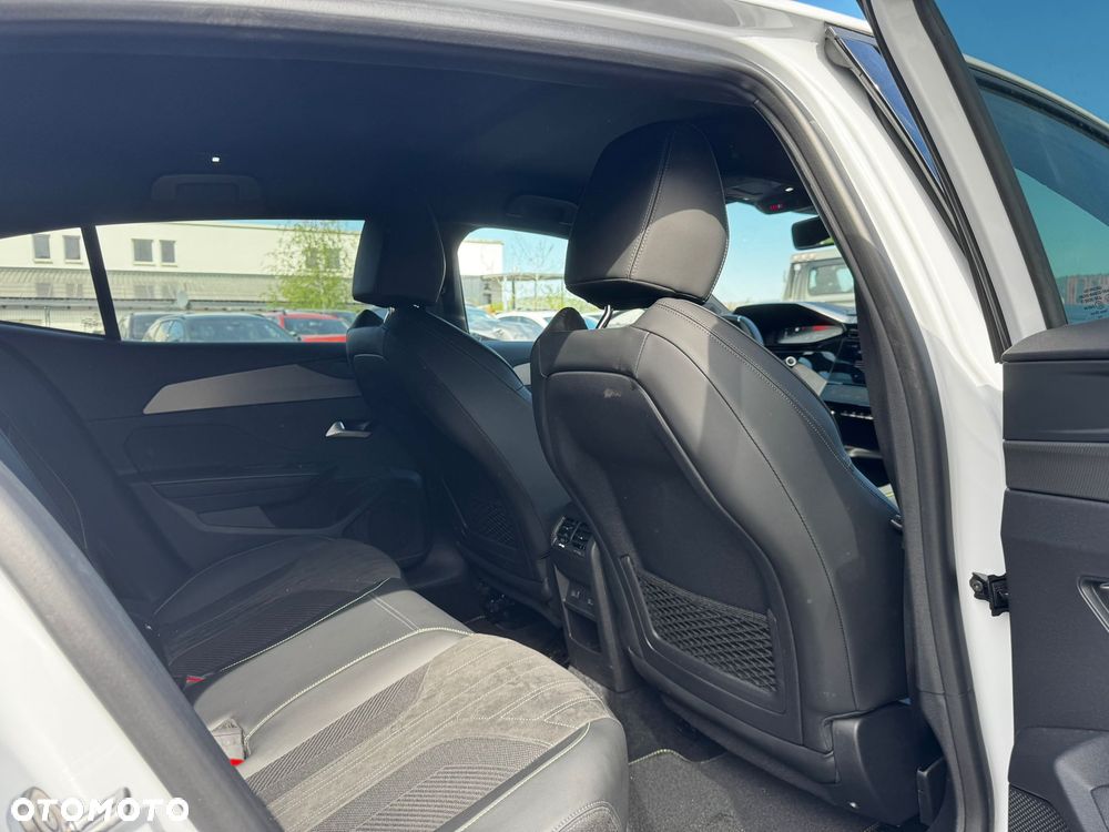 Peugeot 408 225 e-EAT8 GT - 13