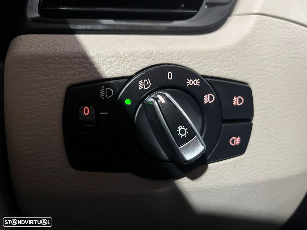 BMW X1 16 d sDrive - 27