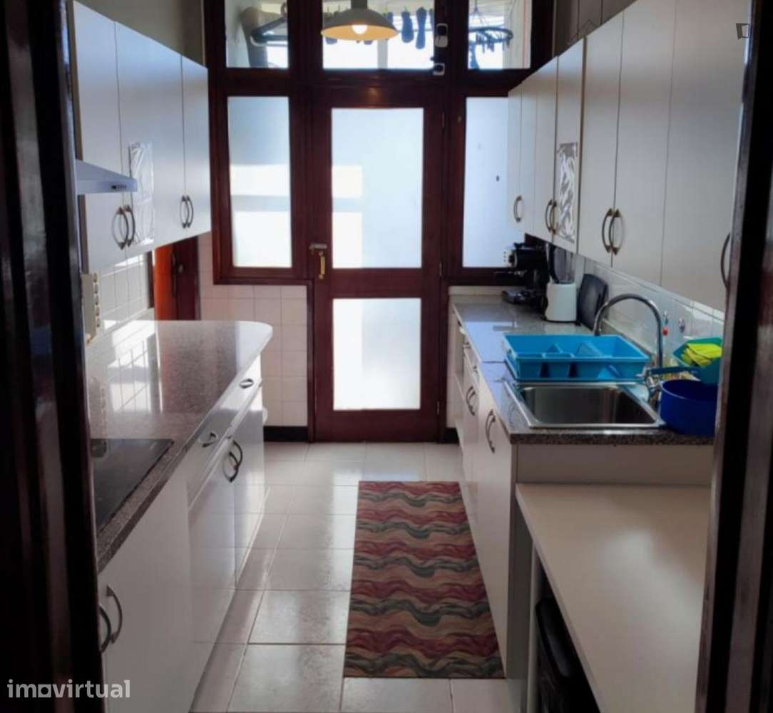 Quarto - localizado em Cedofeita Porto - Grande imagem: 5/8