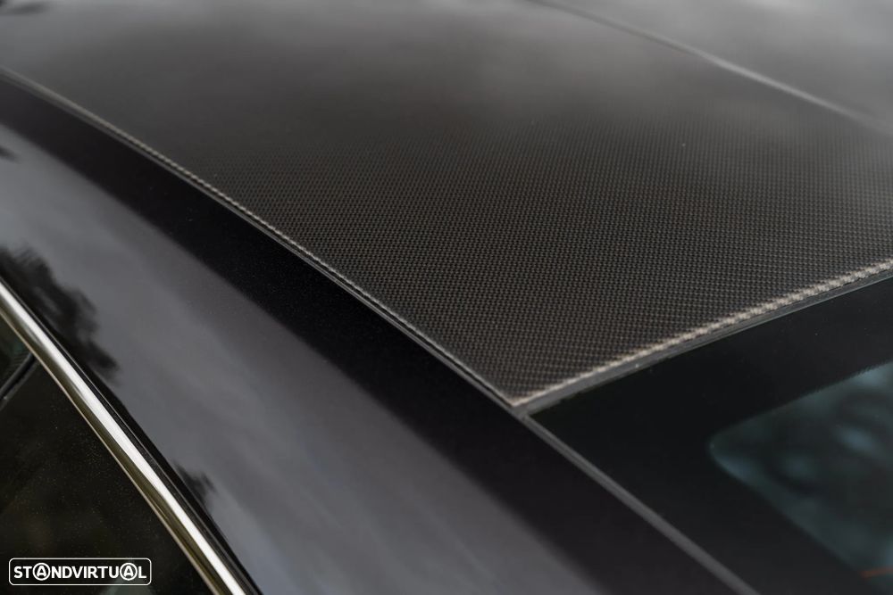 Aston Martin Vanquish - 11