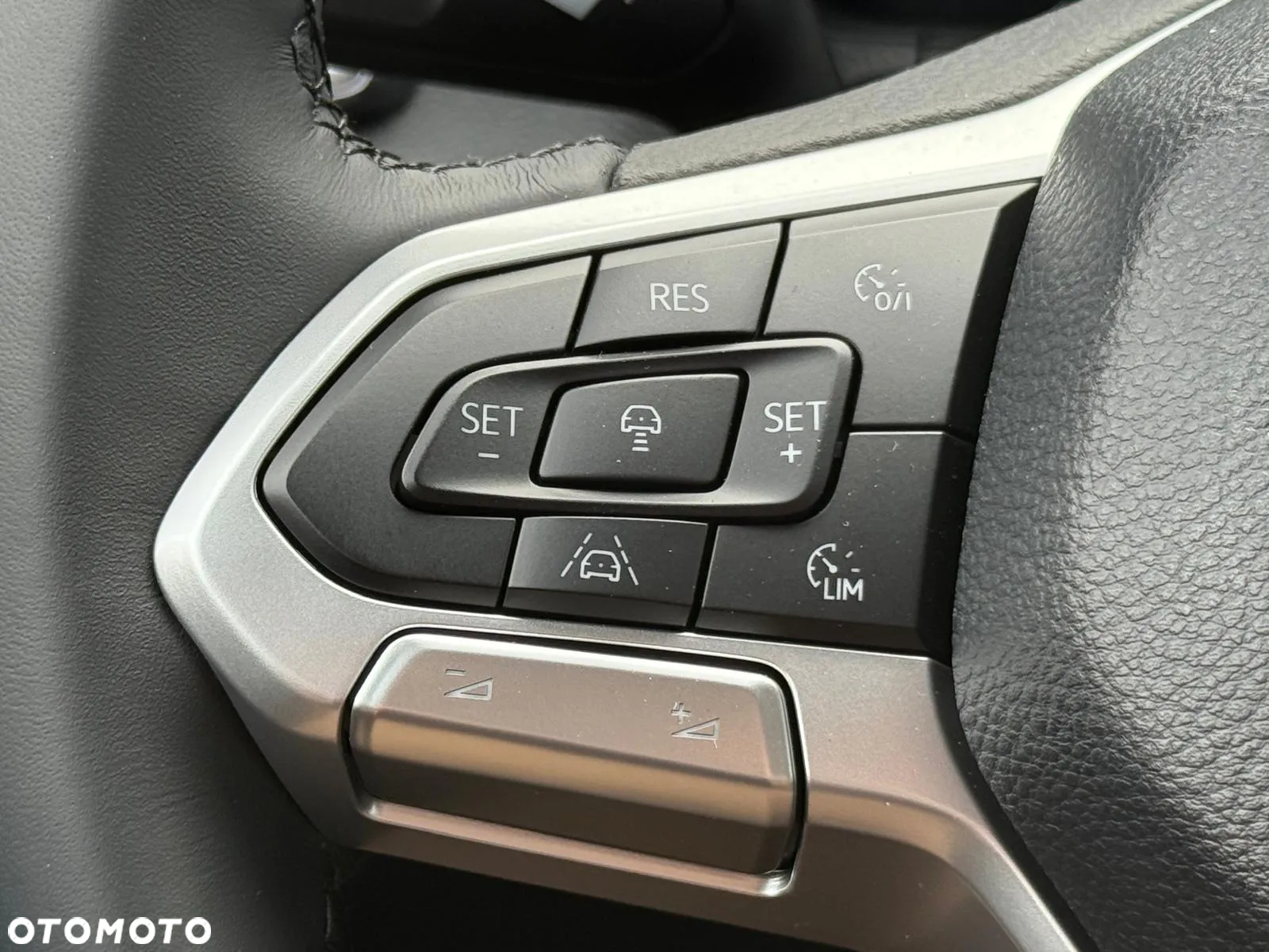 Volkswagen Amarok 3.0 V6 TDI 4Mot Aventura - 24