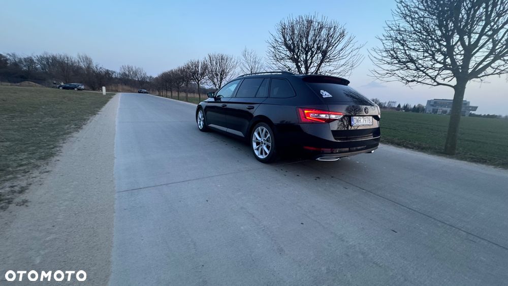 Skoda Superb 2.0 TDI DSG Sportline - 2