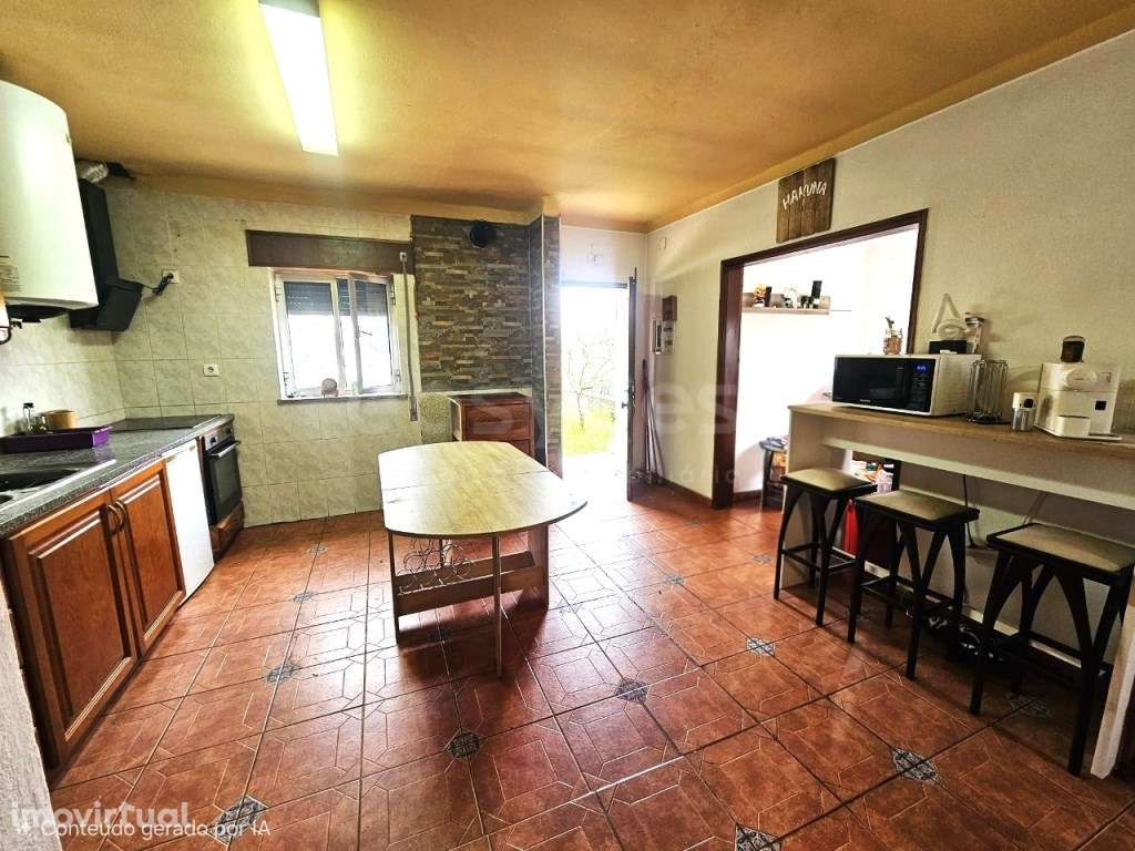 Moradia T3 isolada com espaço exterior, localizada no Sátão - Grande imagem: 3/31