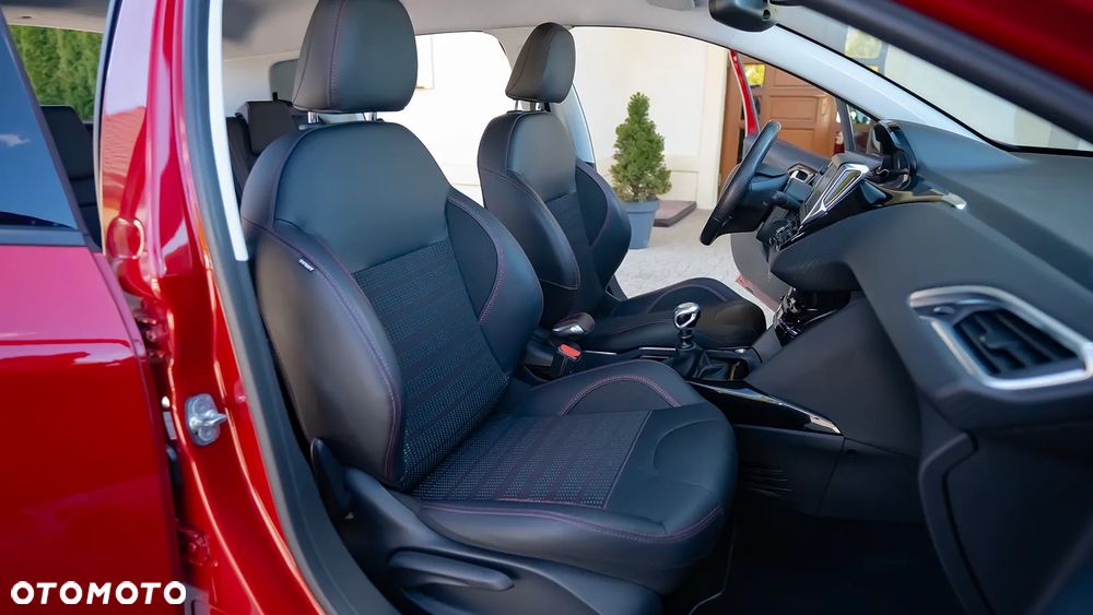 Peugeot 2008 BlueHDi FAP 120 STOP & START GT-Line Edition - 31