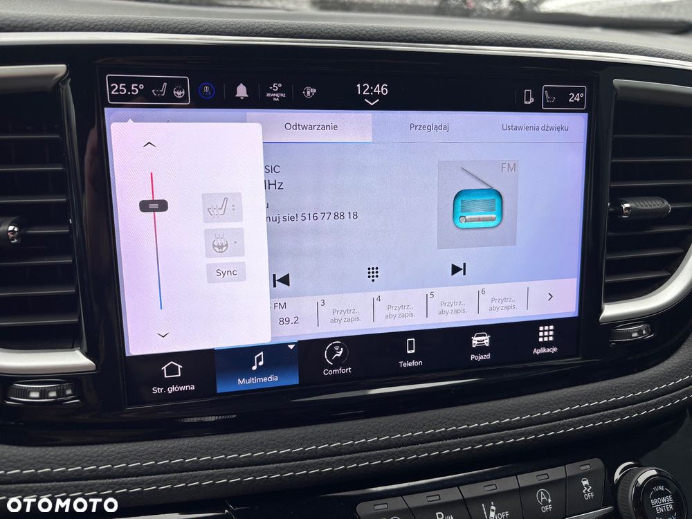 Chrysler Pacifica - 21