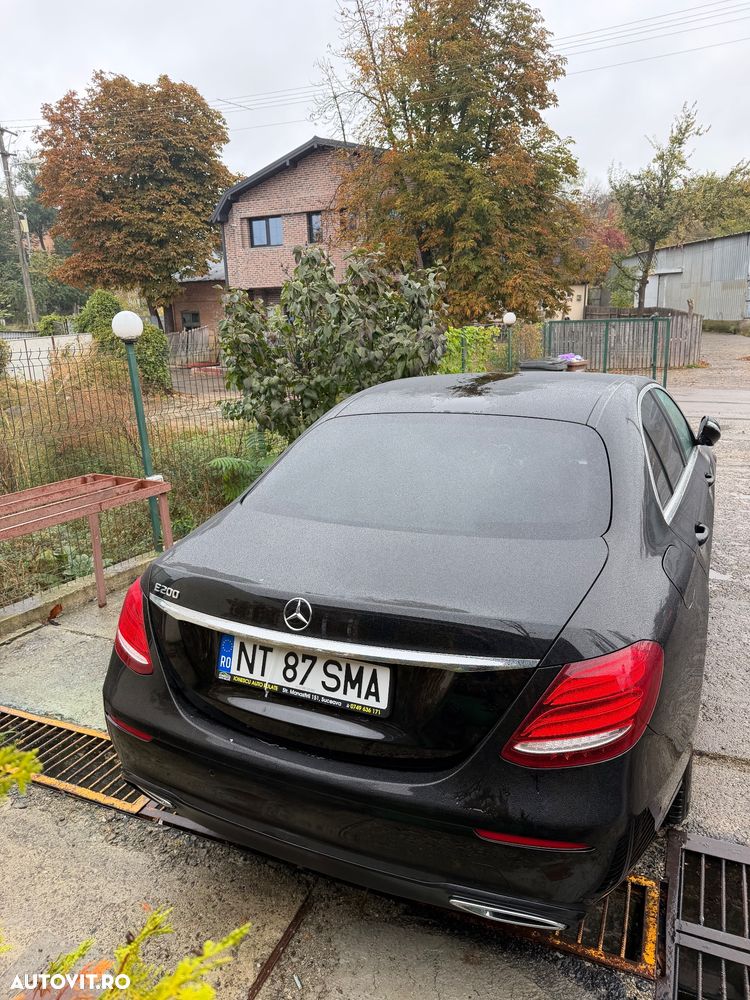 Mercedes-Benz E 200 d Aut. - 3