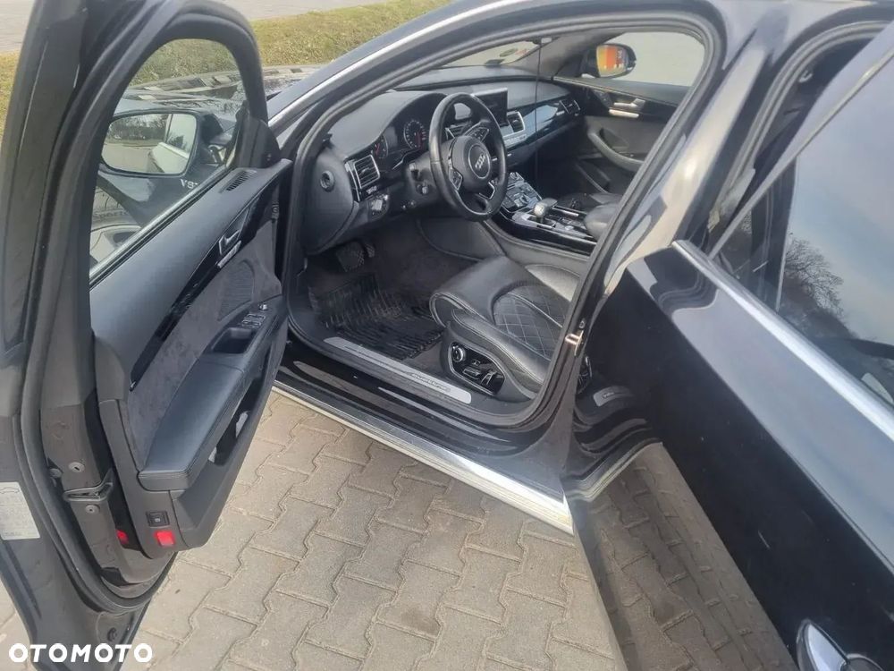 Audi A8 4.2 TDI DPF (clean diesel) quattro tiptronic - 9