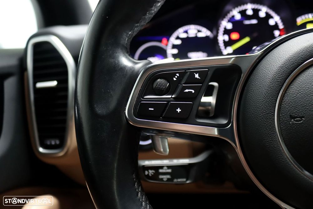 Porsche Cayenne E-Hybrid - 43