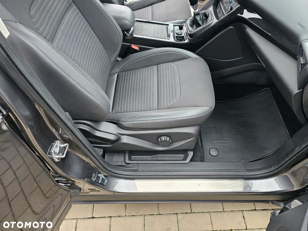 Ford Kuga 2.0 TDCi FWD Titanium Plus - 12