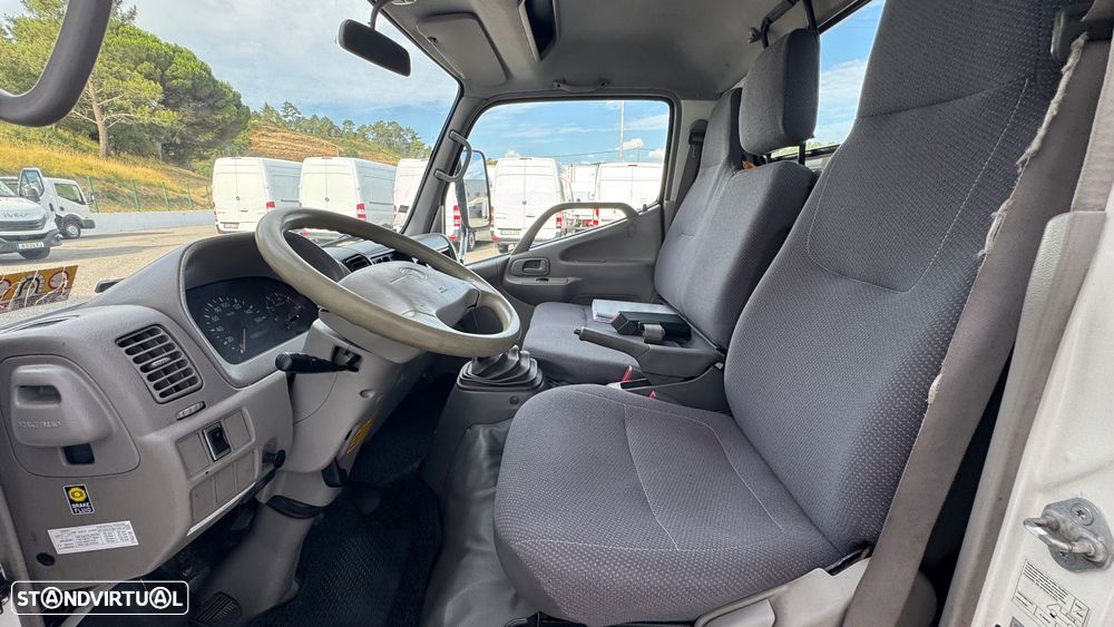Toyota Dyna 3.0 D-4D C/ Cesto Elevatório - 29