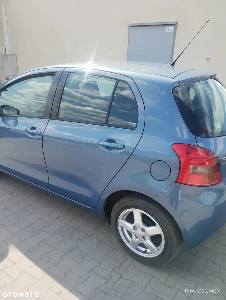 Toyota Yaris - 4