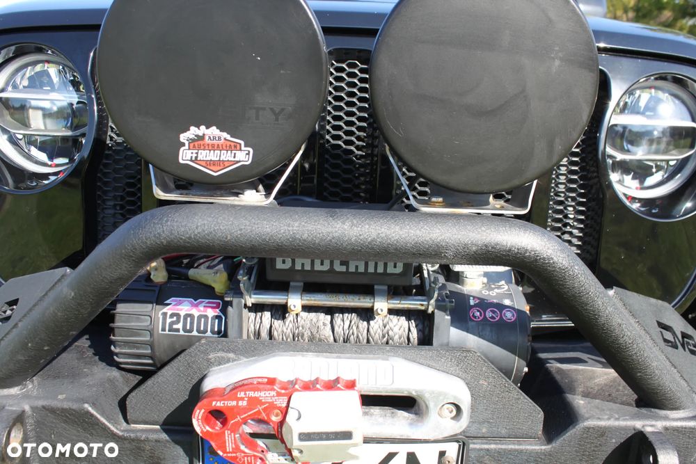 Jeep Wrangler - 11