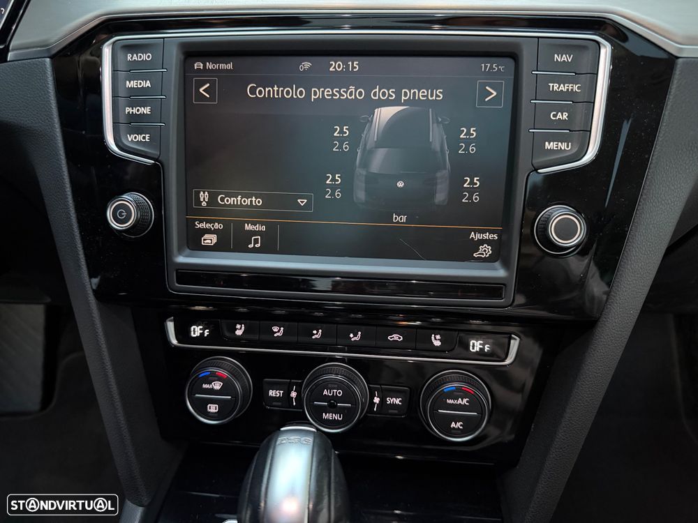 VW Passat Variant 2.0 TDI Highline DSG 4Motion - 30