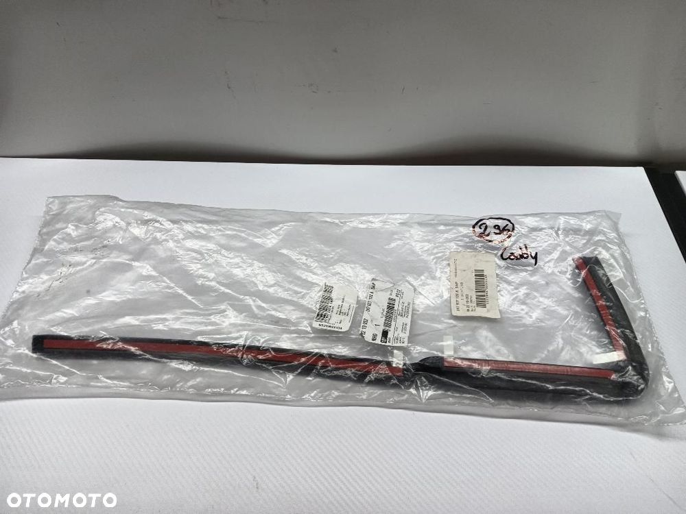 USZCZELKA DRZWI PRZÓD PRZEDNIA PRAWA VW CADDY 2K7837120 - 2