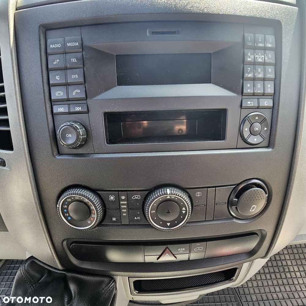 Mercedes-Benz SPRINTER - 10