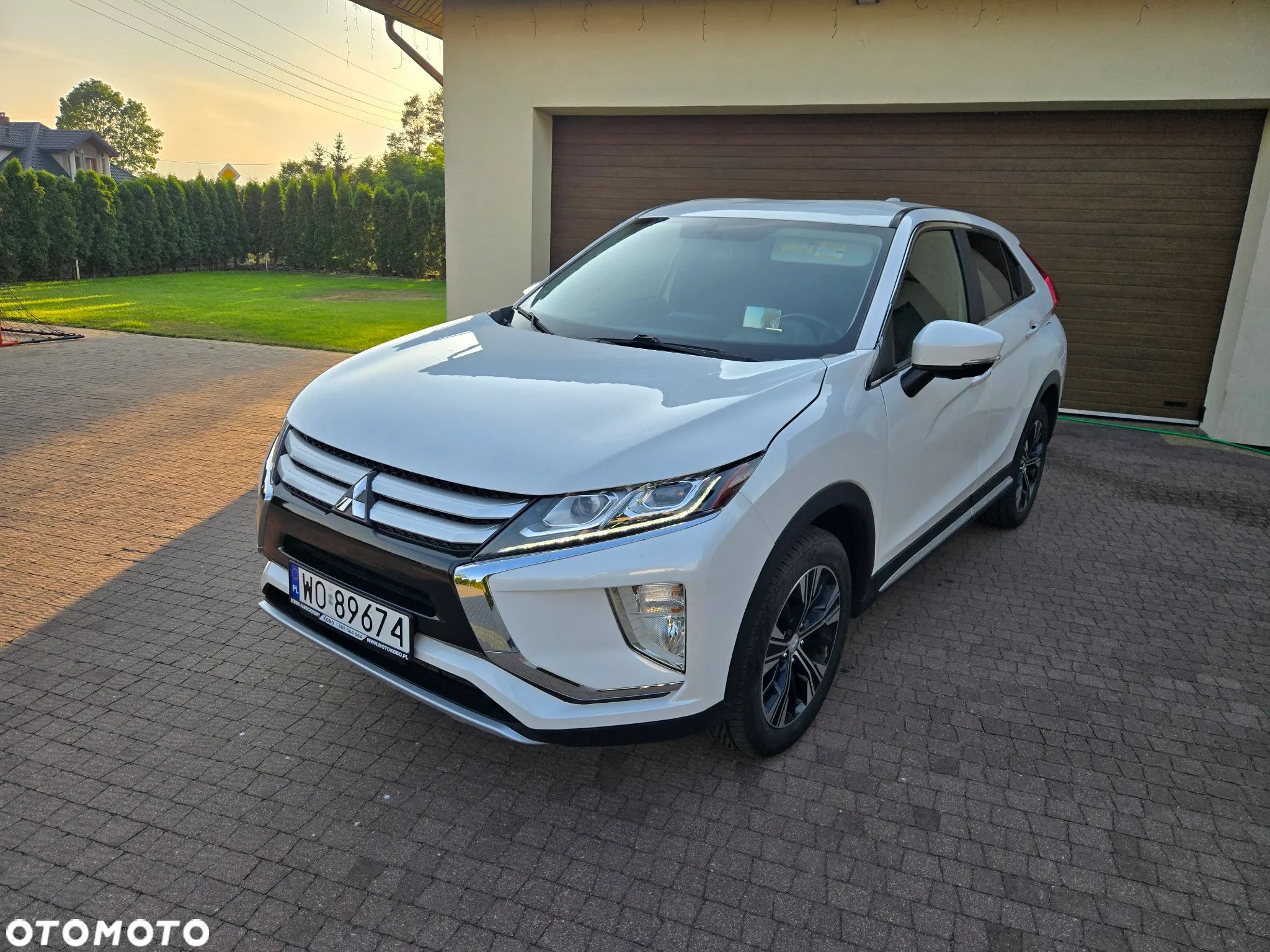Mitsubishi Eclipse Cross 1.5 T GPF Intense Pro CVT 4WD - 1