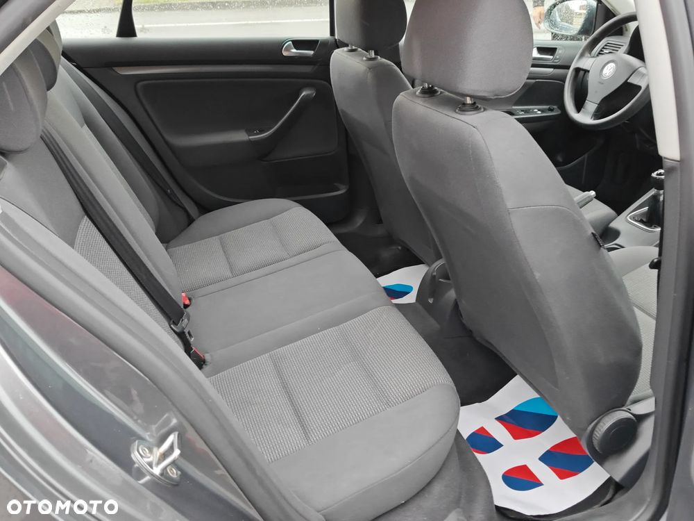 Volkswagen Jetta 1.6 United - 8