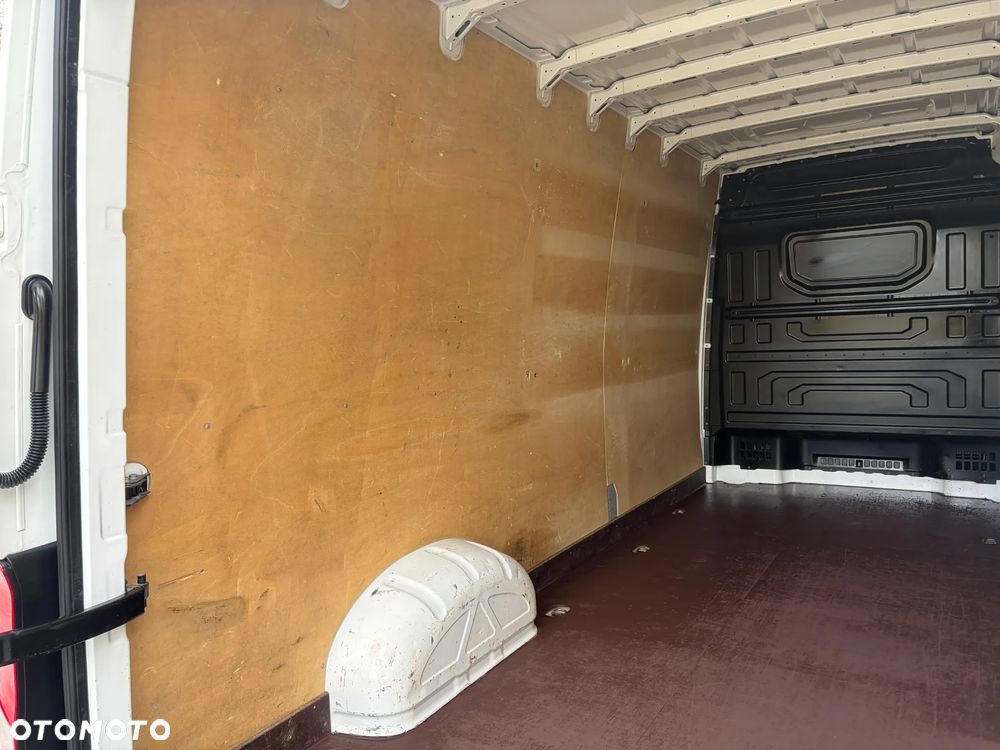 Volkswagen CRAFTER MAXI - 29