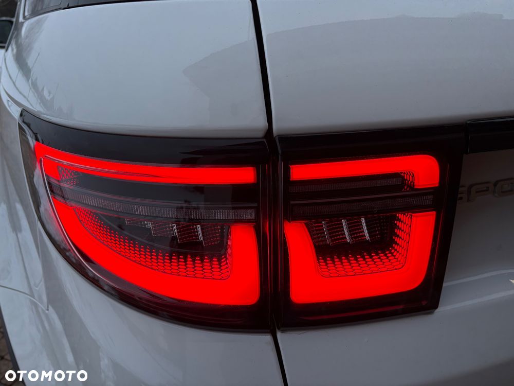 Land Rover Discovery Sport 2.0 P200 mHEV S - 8