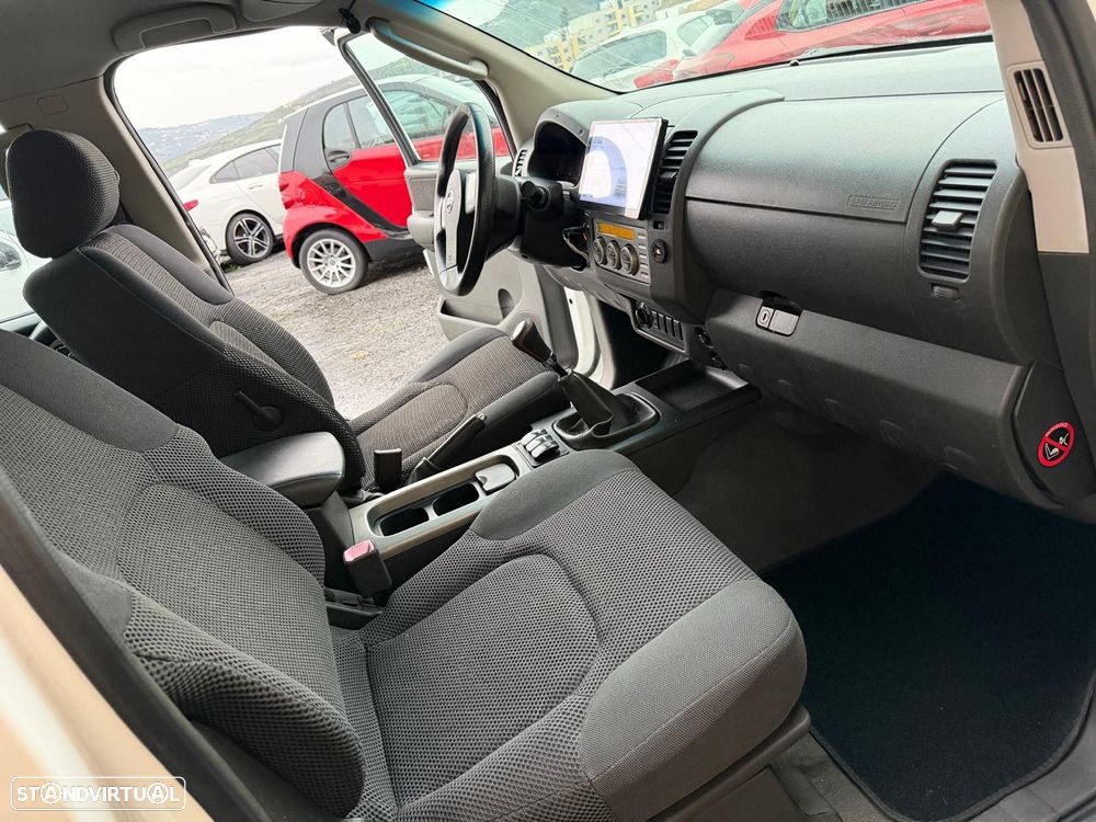 Nissan Navara 2.5 dCi CD LE Prem.+IT - 12
