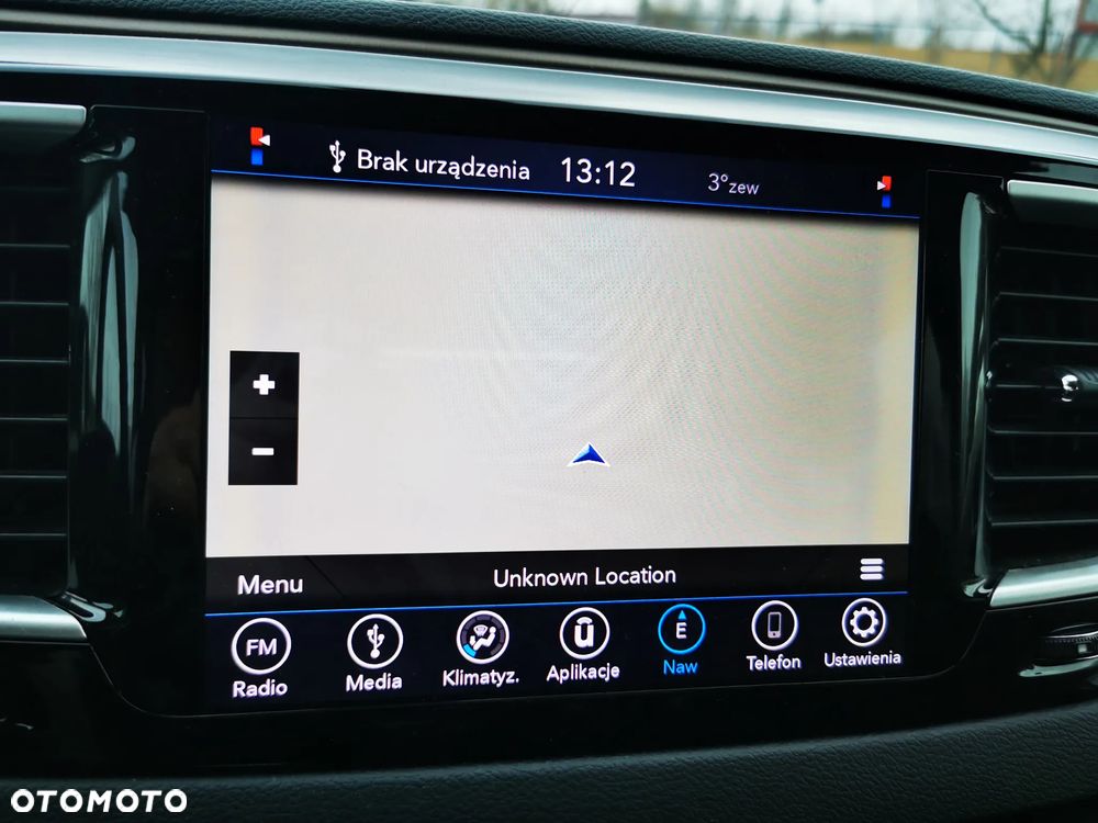 Chrysler Pacifica - 12