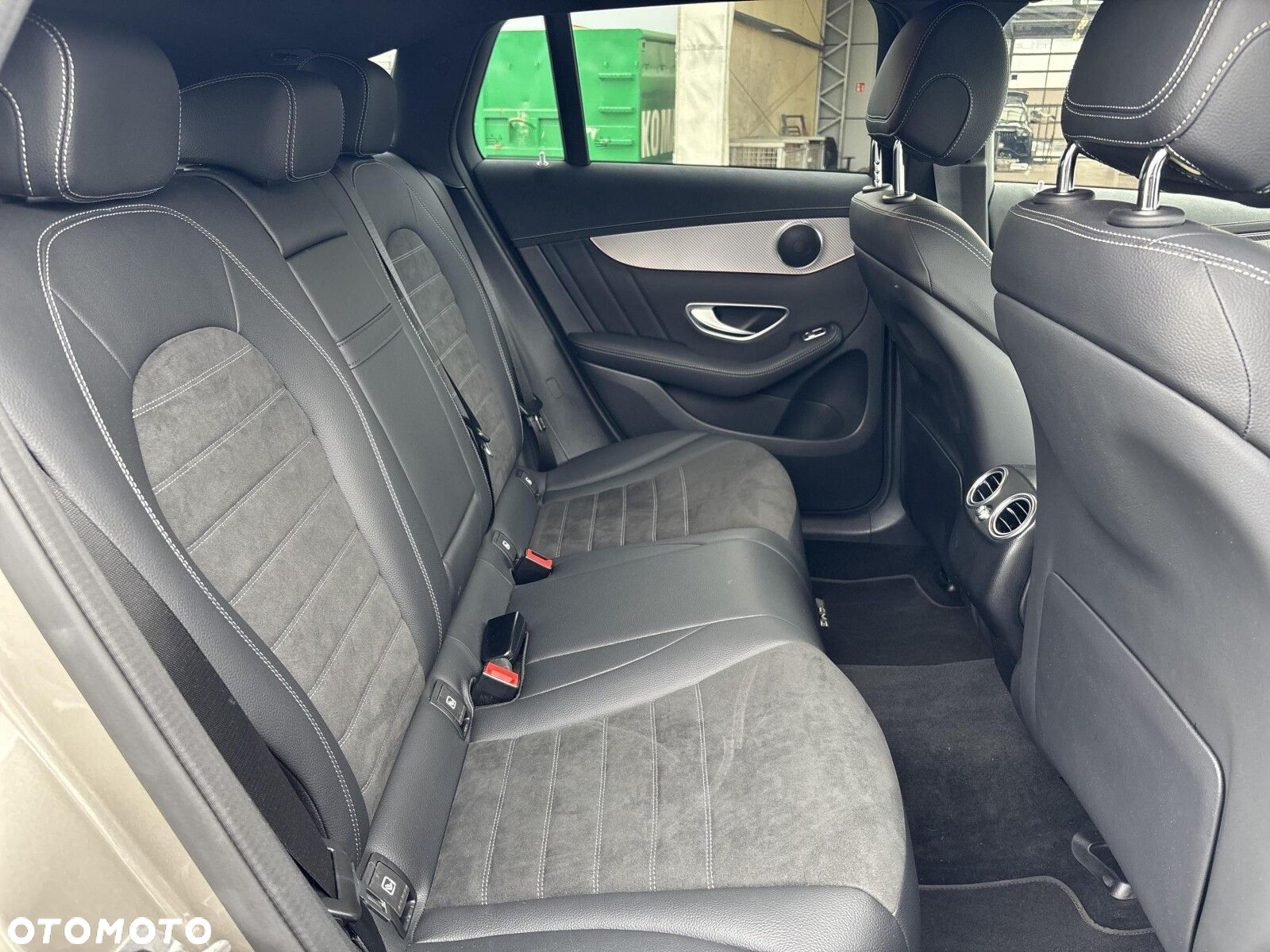 Mercedes-Benz EQC - 22