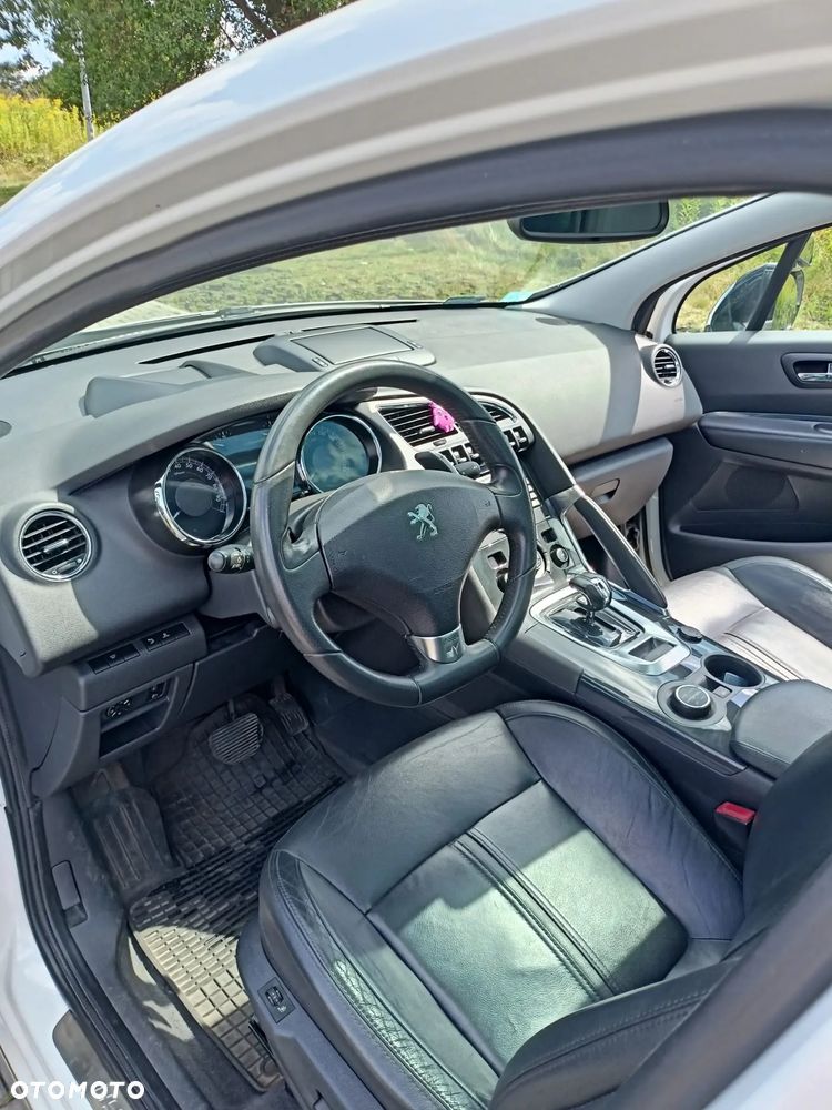 Peugeot 3008 2.0 HDi HYbrid4 - 10