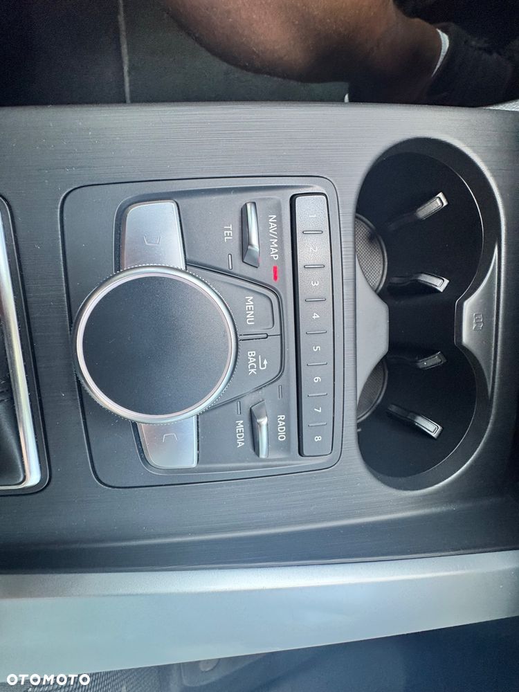 Audi A4 Limousine - 19