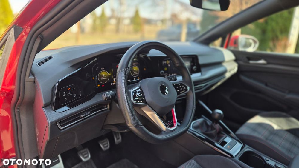 Volkswagen Golf - 18