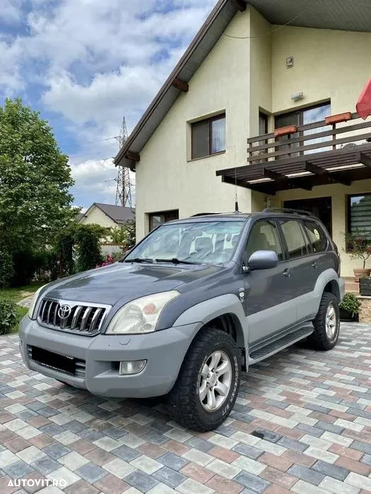 Toyota Land Cruiser - 2