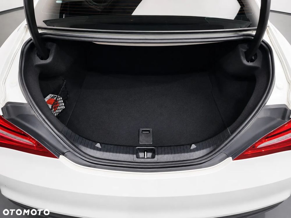 Mercedes-Benz CLA 250 4Matic 7G-DCT AMG Line - 27