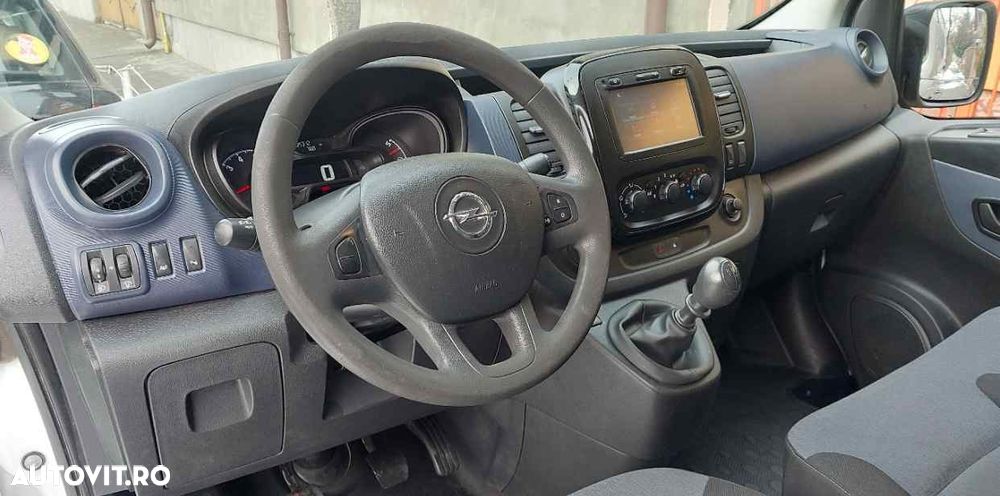 Opel Vivaro - 8