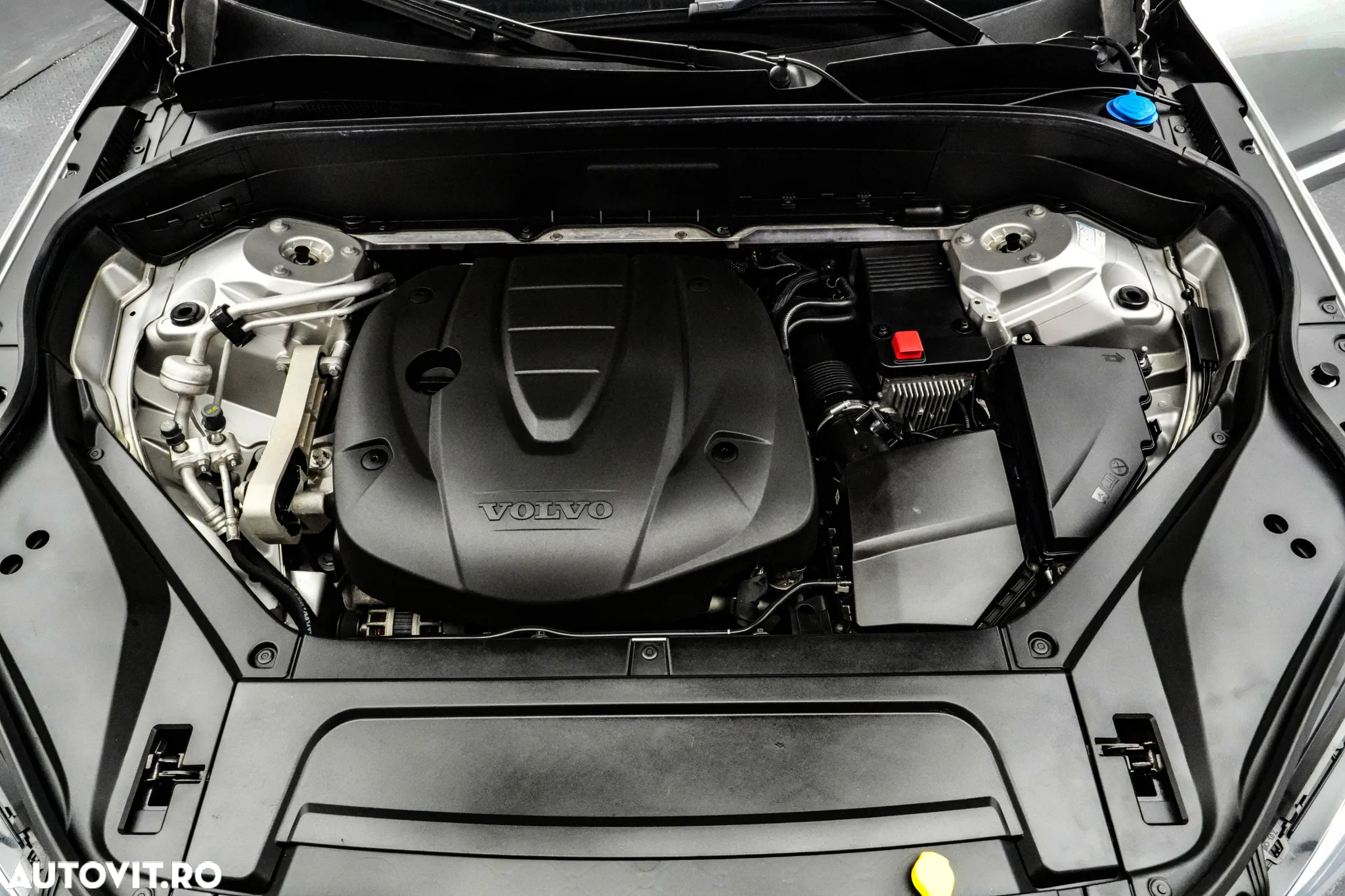 Volvo XC 90 D5 AWD Momentum - 26
