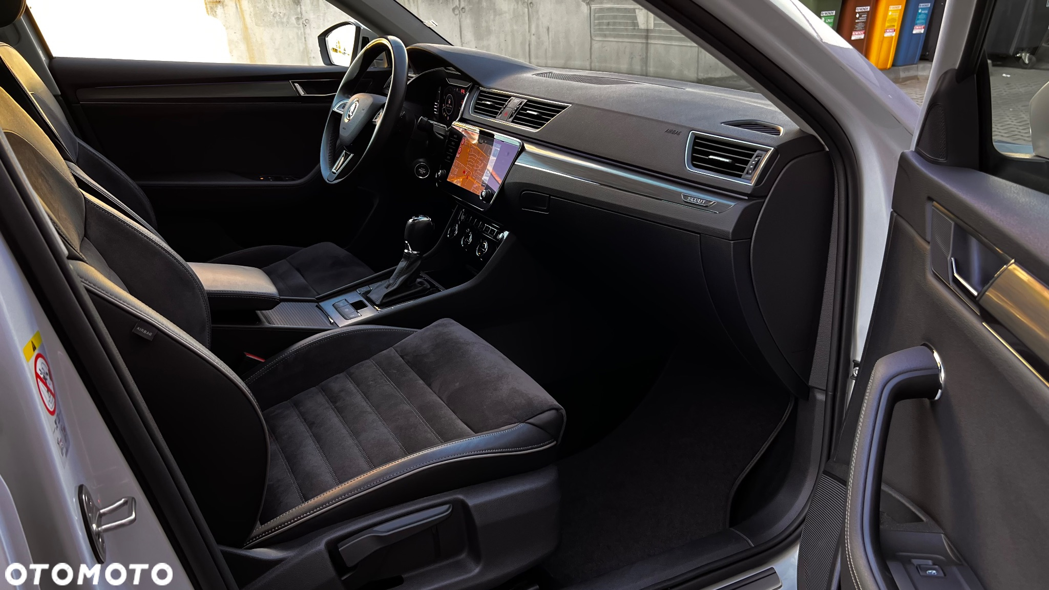 Skoda Superb Combi 2.0 TDI 4x4 DSG Scout - 35