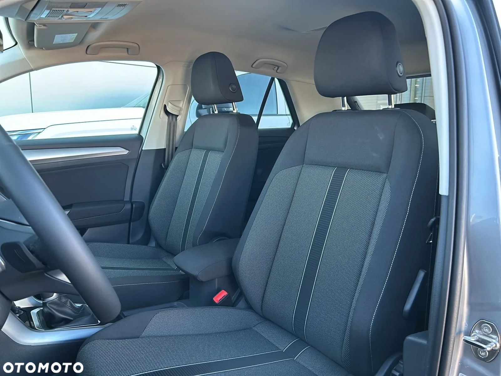 Volkswagen T-Roc - 6