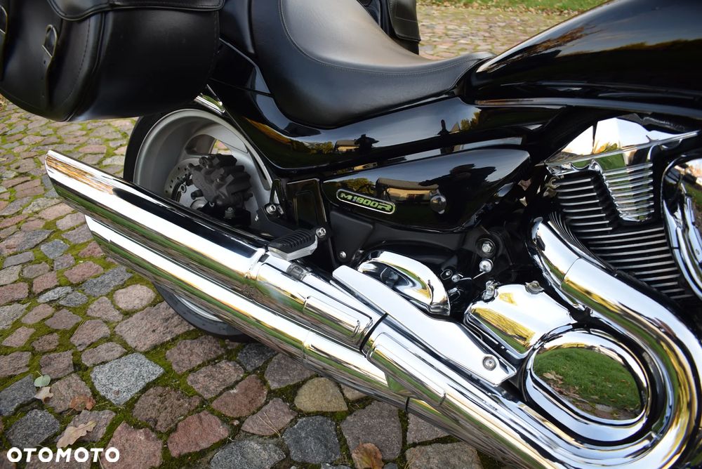 Suzuki Intruder - 13