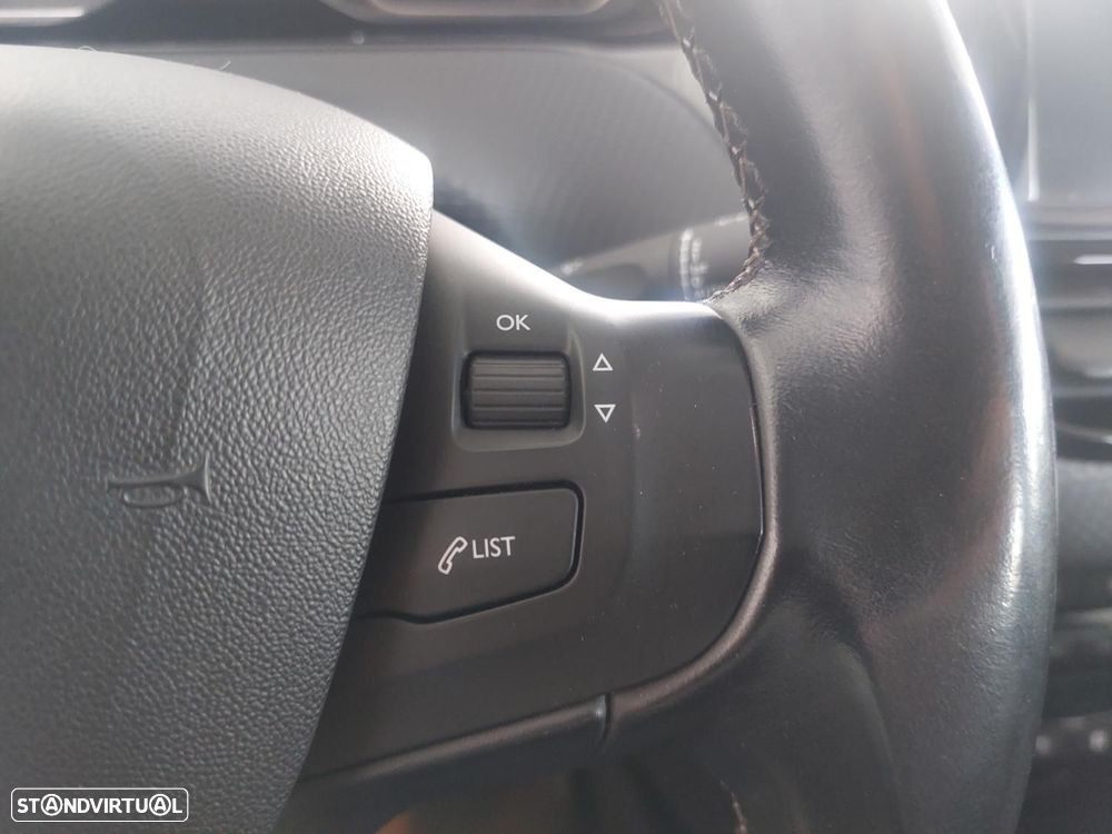 Peugeot 2008 1.2 PureTech Allure - 41