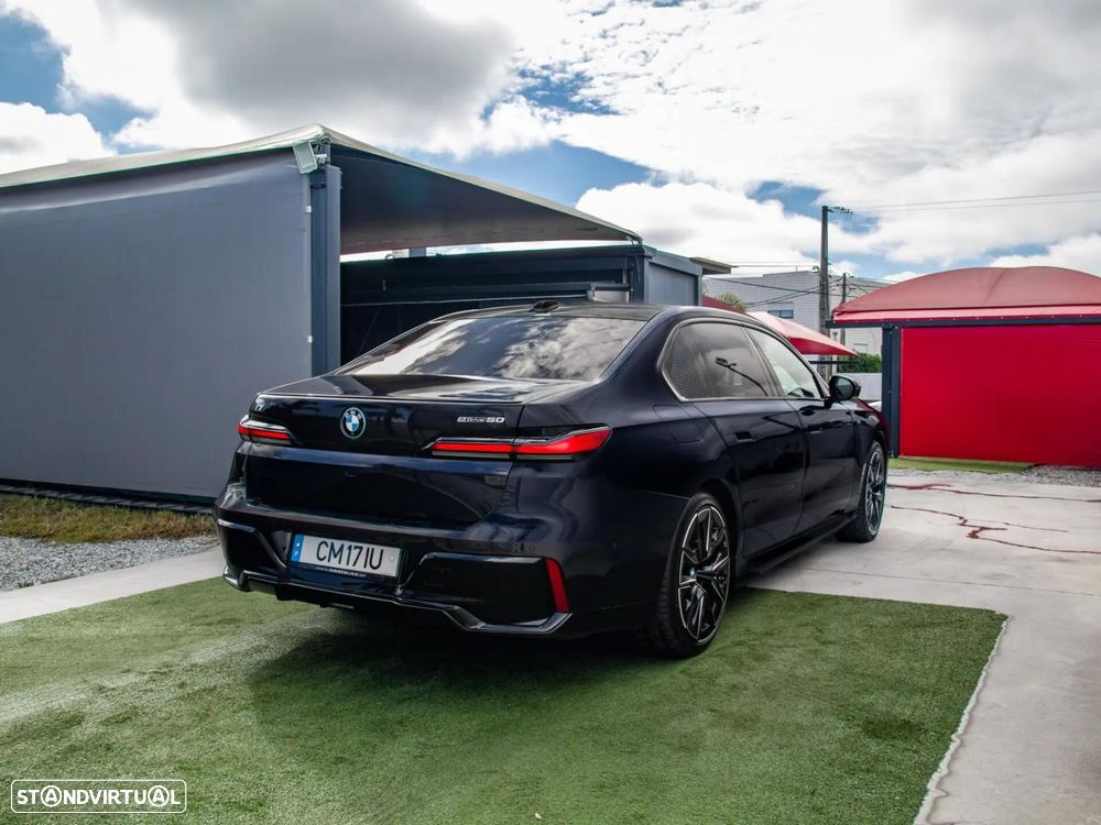 BMW i7 eDrive50 Pack Desportivo M Pro - 7
