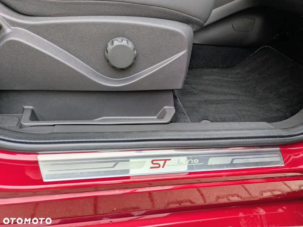 Ford Kuga 1.5 EcoBoost 2x4 ST-Line - 25